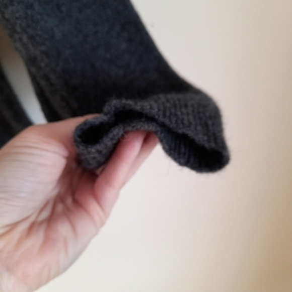 Cynthia Rowley Charcoal Sweater with White Heart Accents Size Large - Picture 5 of 7